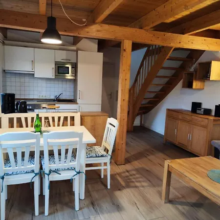 4 Personen Mit Zwei Toiletten In *